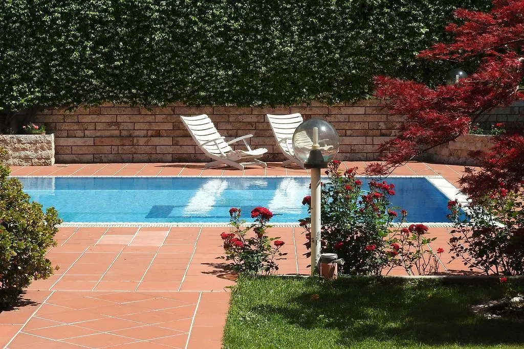 Villa Fiori Malcesine 0*,  Italy